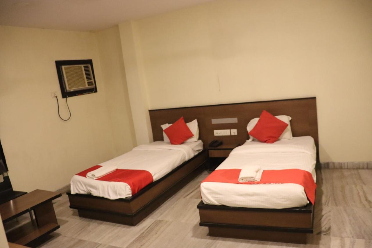 Hotel Chandra Dzsamsedpur Kültér fotó