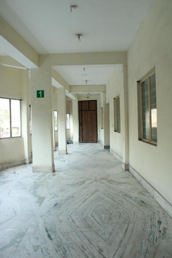 Hotel Chandra Dzsamsedpur Kültér fotó