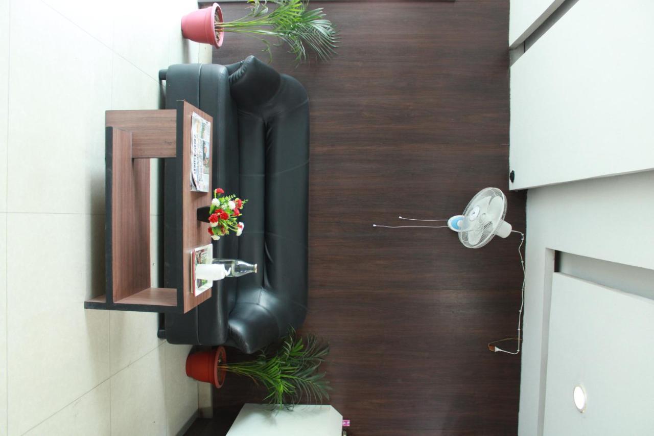 Hotel Chandra Dzsamsedpur Kültér fotó