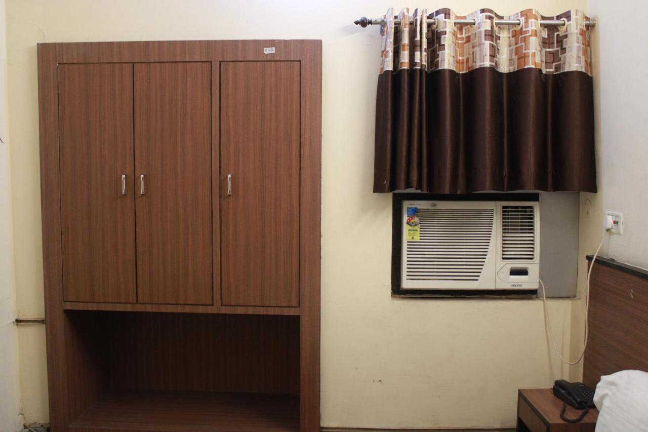 Hotel Chandra Dzsamsedpur Kültér fotó