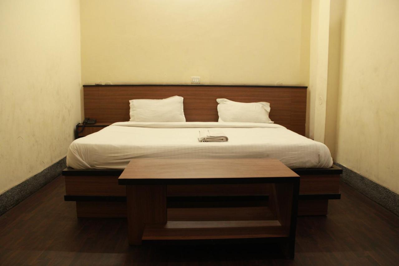 Hotel Chandra Dzsamsedpur Kültér fotó