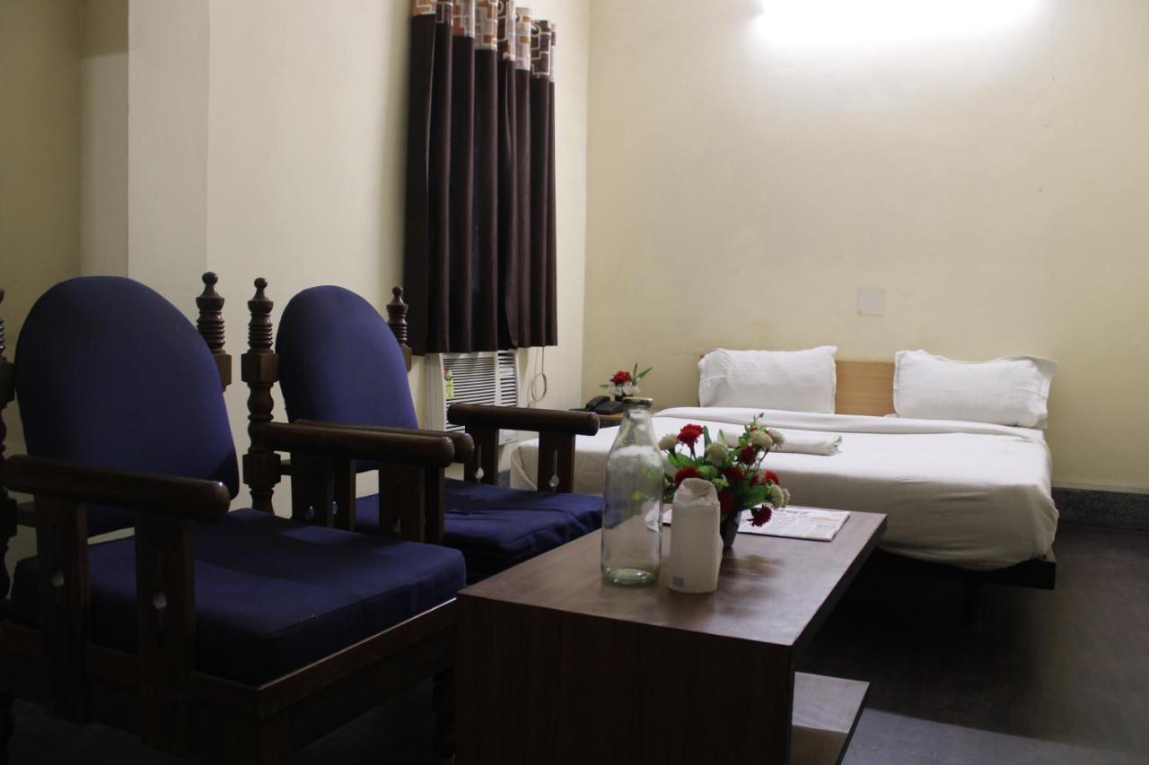 Hotel Chandra Dzsamsedpur Kültér fotó